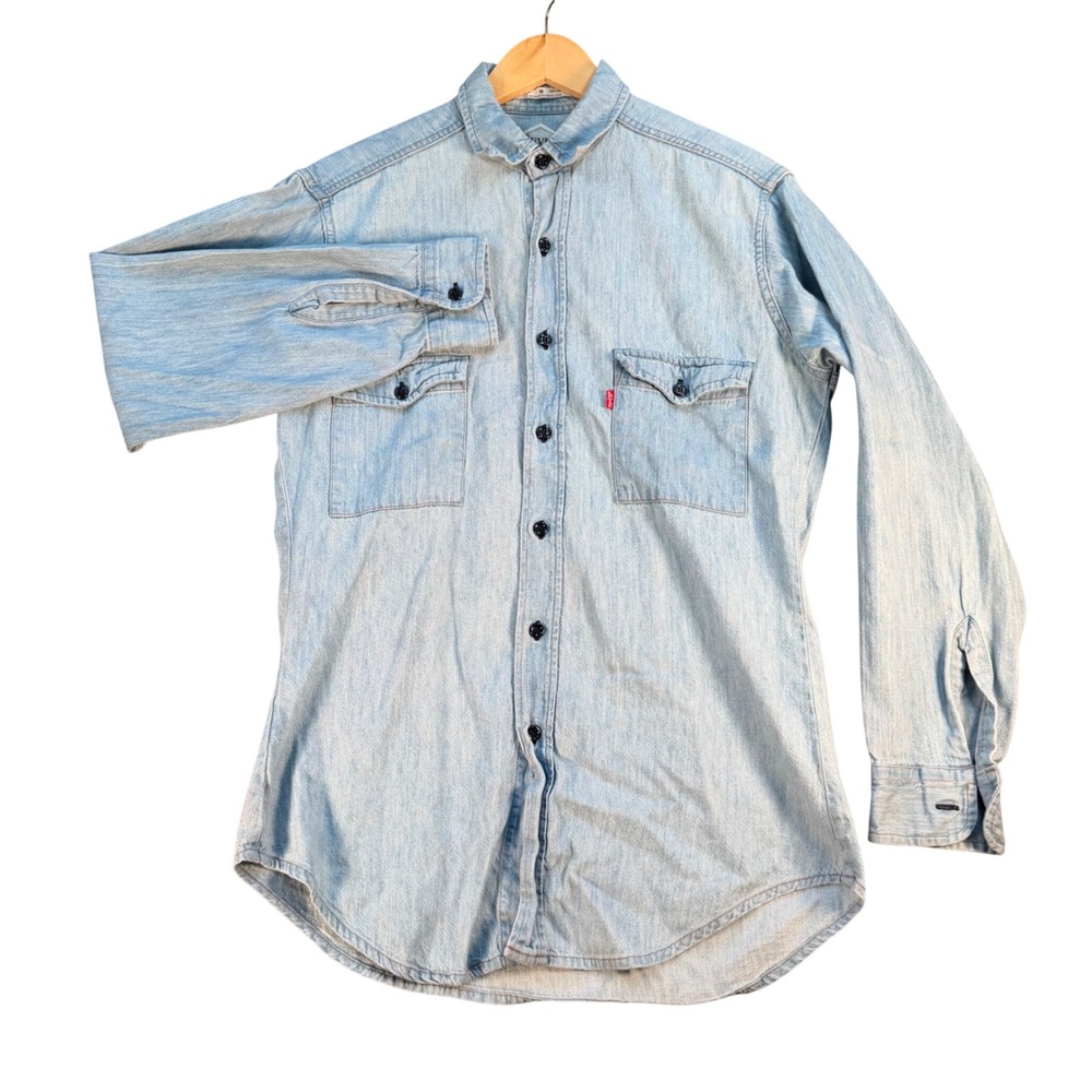 Levis 80s diamond triangle Light Wash Denim Button Down Shirt Long Sleeve Size M